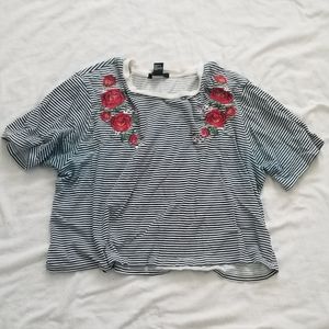 Really Cute Cropped Top with Flower Embroidery